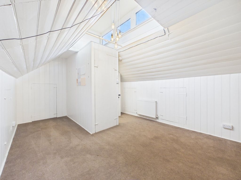 Additional image 12 of 2 bed maisonette for saleDorset Road, Windsor, Berkshire SL4