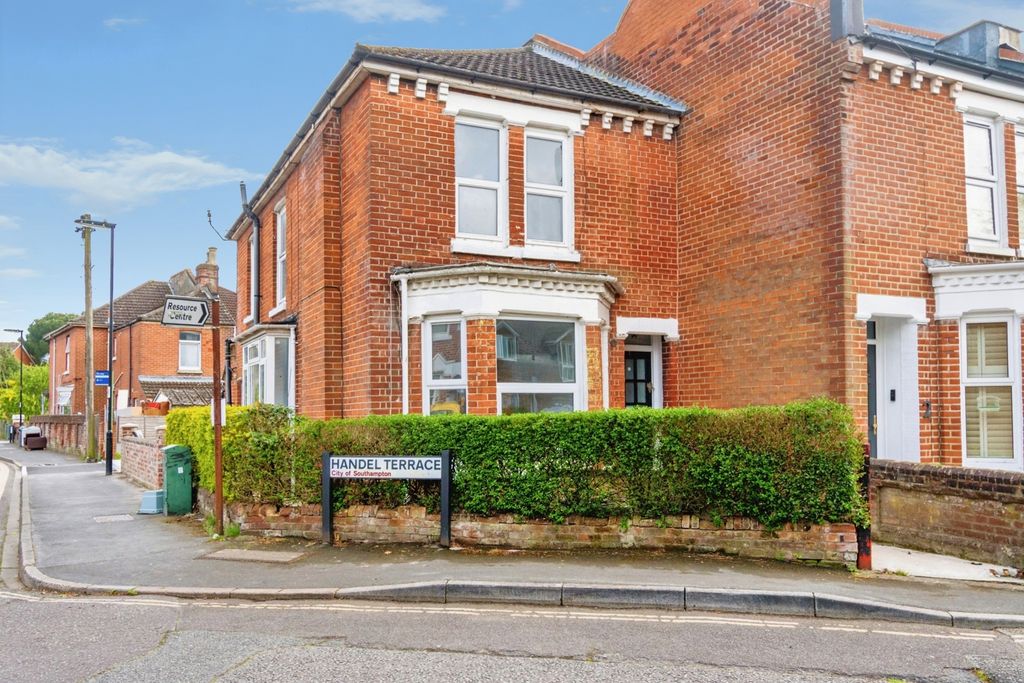 Additional image 4 of 5 bed detached house for saleHandel Terrace, Southampton, Hampshire SO15