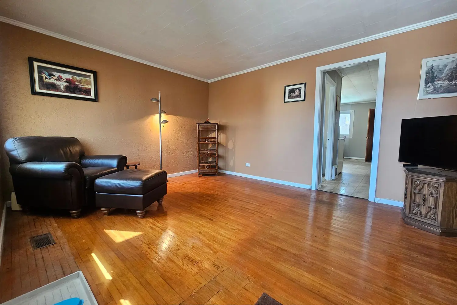 Additional image 4 of 3067 Churchill Avenue
