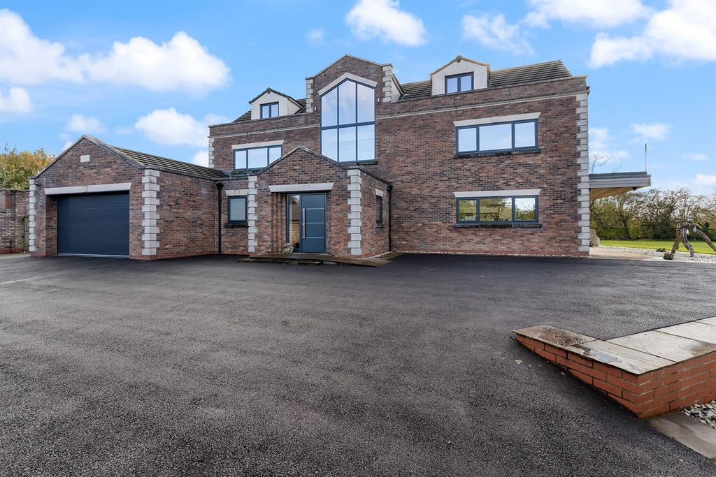 Additional image 39 of 5 bed detached house for saleThe Village, Earswick, York YO32