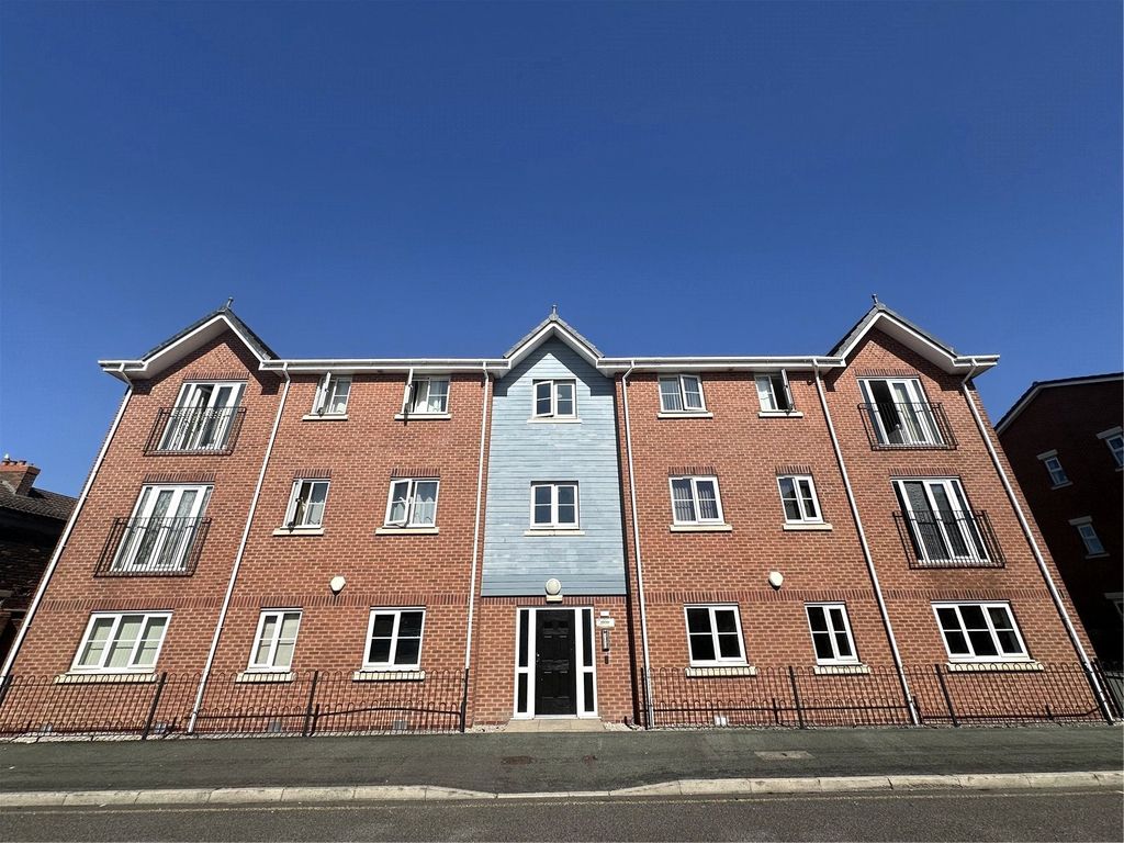 2 bed flat for saleGuest Street, Widnes, Cheshire WA8