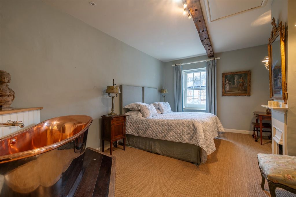 Additional image 9 of 5 bed property for saleOxford Street, Woodstock OX20