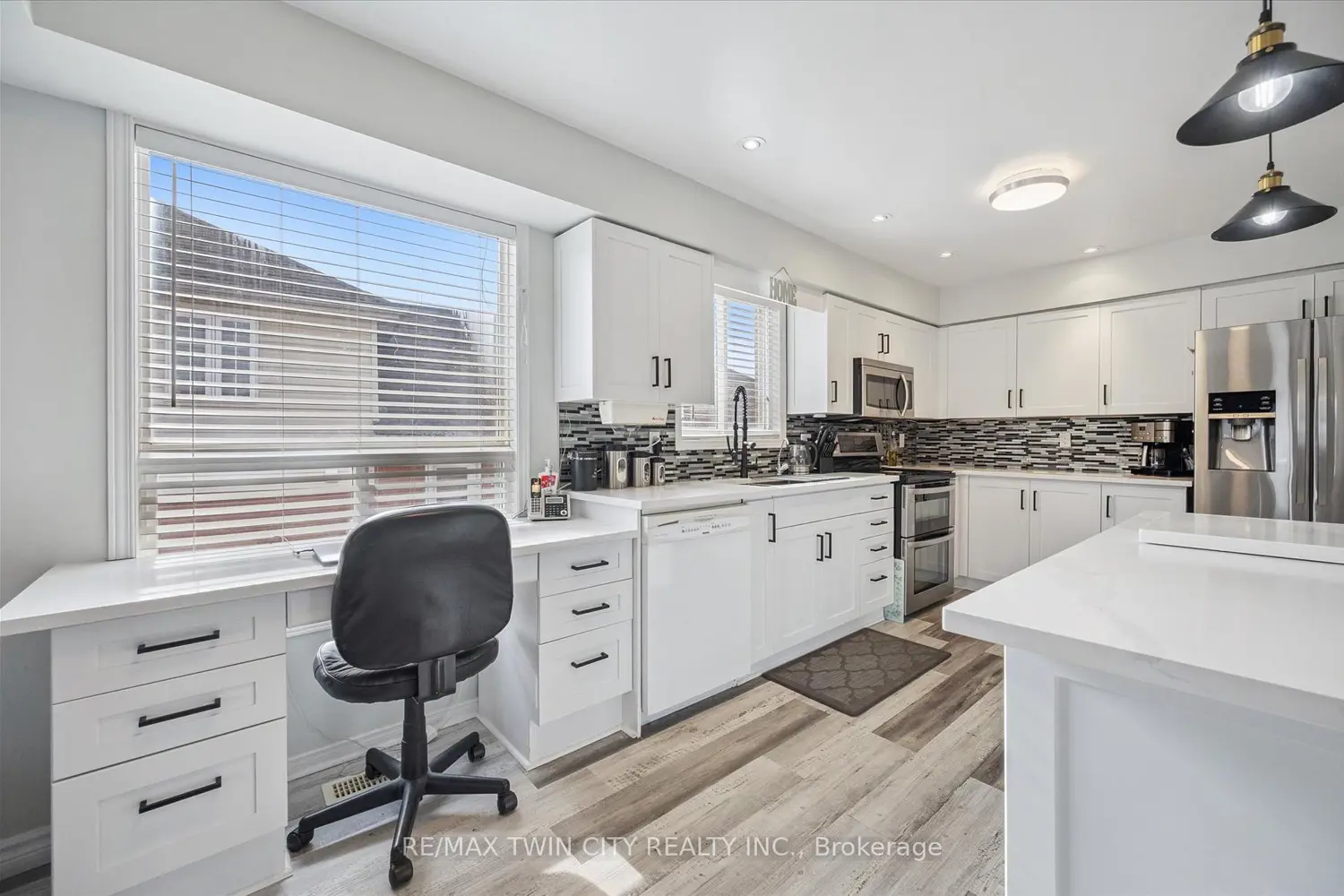 Additional image 3 of 11 Acorn Way