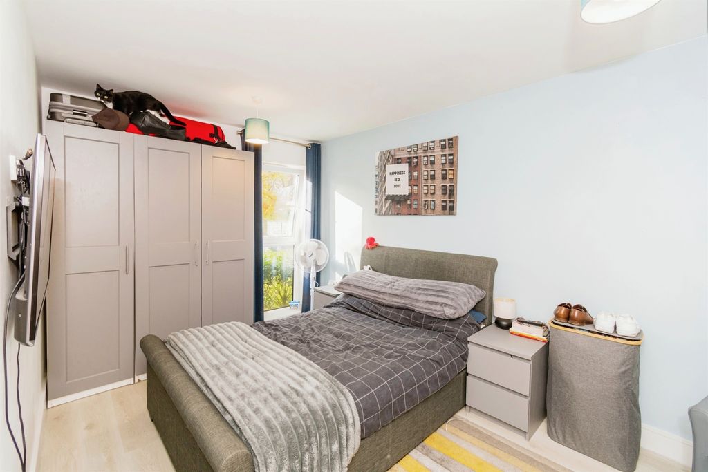 Additional image 9 of 3 bed flat for saleMeridian Way, Southampton SO14