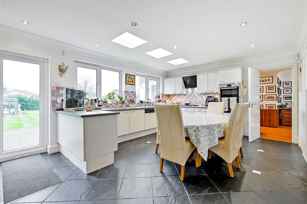Additional image 4 of 6 bed detached house for saleSt. Leonards Hill, Windsor, Berkshire SL4
