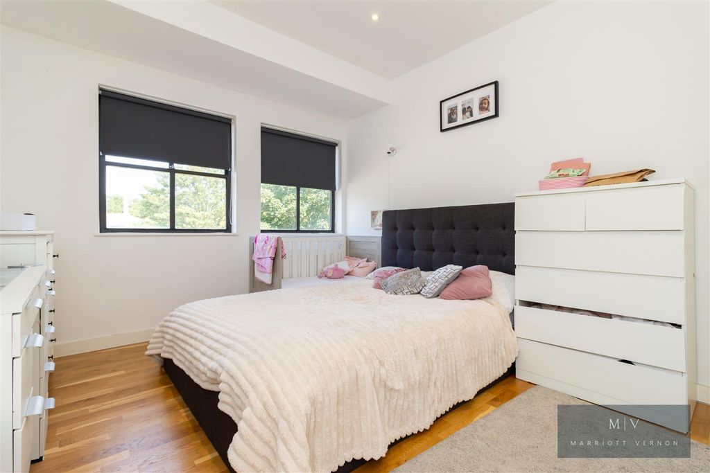 1 bed flat for saleWhyteleafe Hill, Whyteleafe CR3
