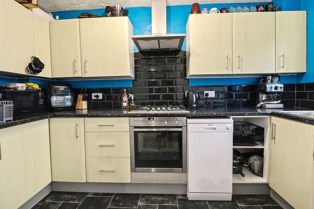 Additional image 3 of 1 bed flat for saleClover Way, Hedge End SO30