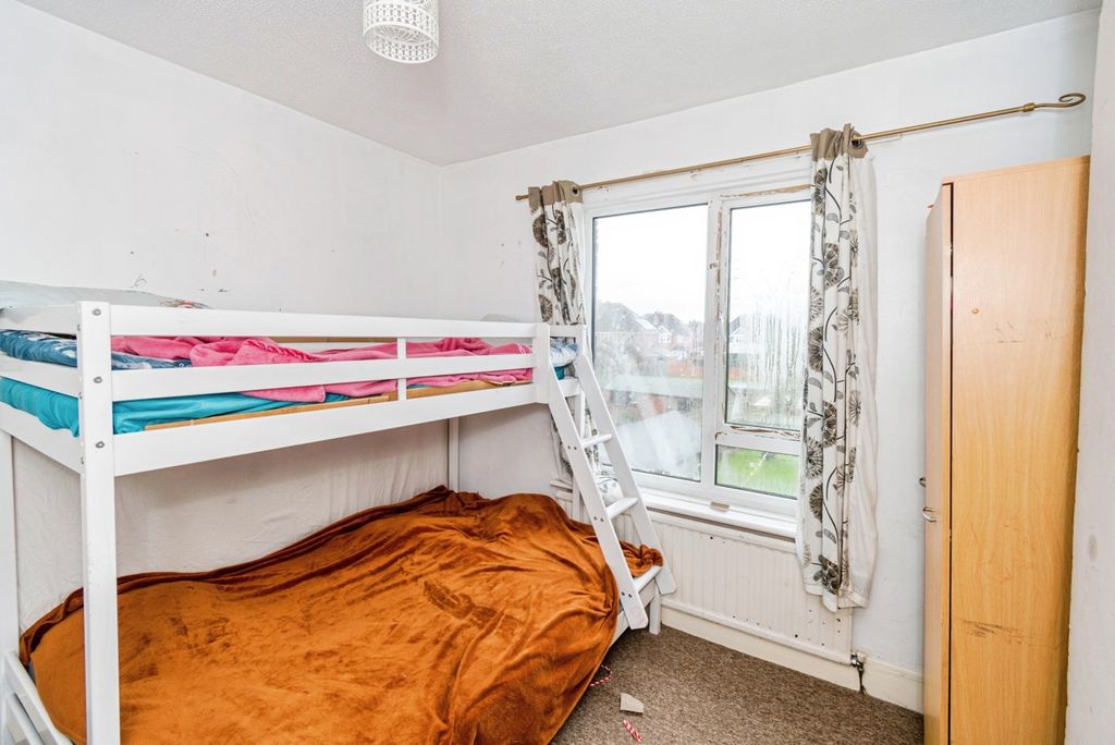 Additional image 8 of 3 bed semi-detached house for saleWilton Crescent, Upper Shirley, Southampton, Hampshire SO15