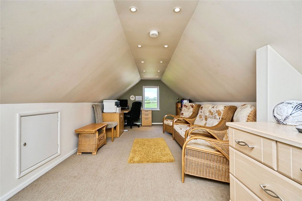 Additional image 19 of 4 bed detached house for saleHorsebridge Hill, Newport, Isle Of Wight PO30
