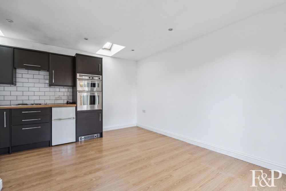 Additional image 4 of 1 bed detached house for saleMaidenhead Road, Windsor SL4