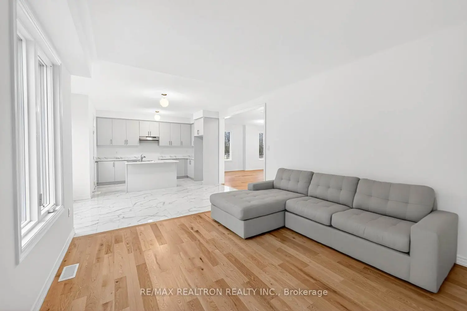 1 Wakefield Boulevard photo 4