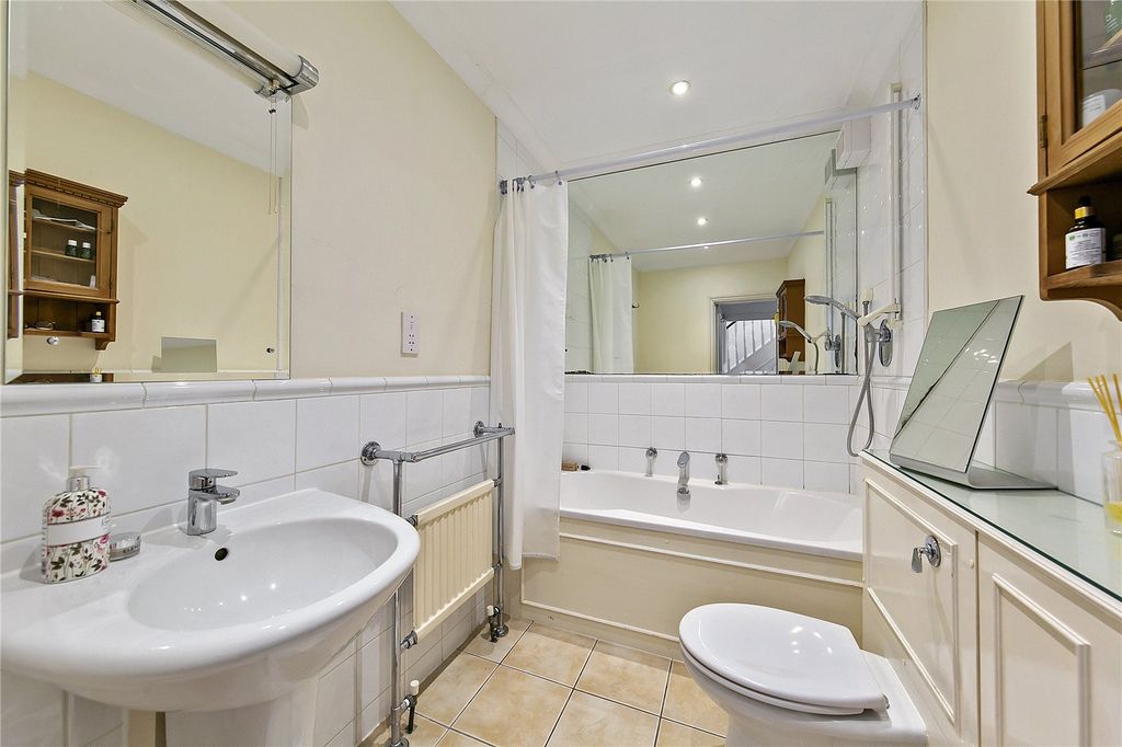 Additional image 9 of 3 bed maisonette for saleStuart Court, Richmond Hill, Richmond, Surrey TW10