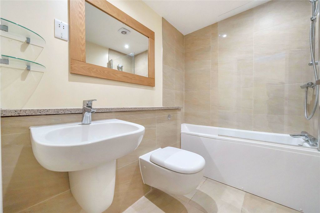 Additional image 9 of 2 bed flat for saleMilton Road, Wokingham, Berkshire RG40