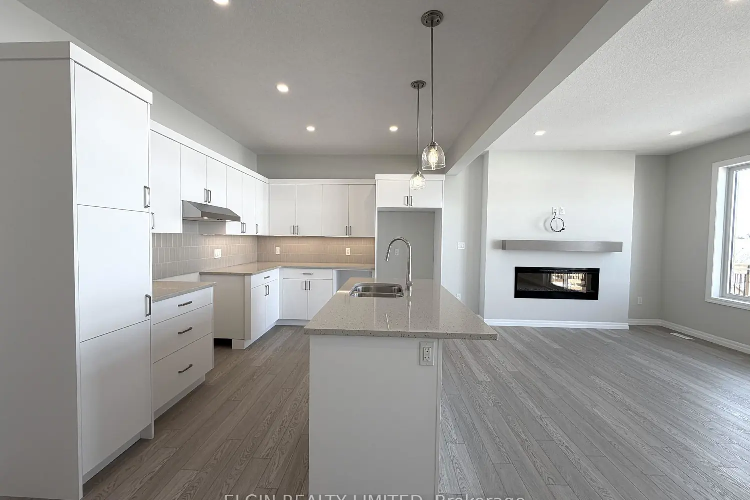 55 Woodcock Drive photo 4