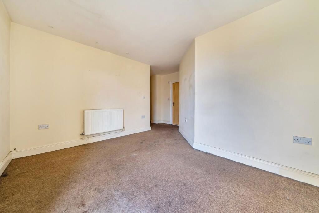 Additional image 10 of 2 bed flat for saleLondon Road, Portsmouth PO2