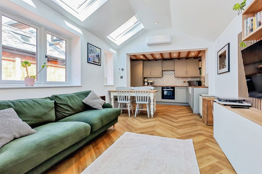 Additional image 8 of 2 bed semi-detached house for saleQueen Street, Market Harborough LE16