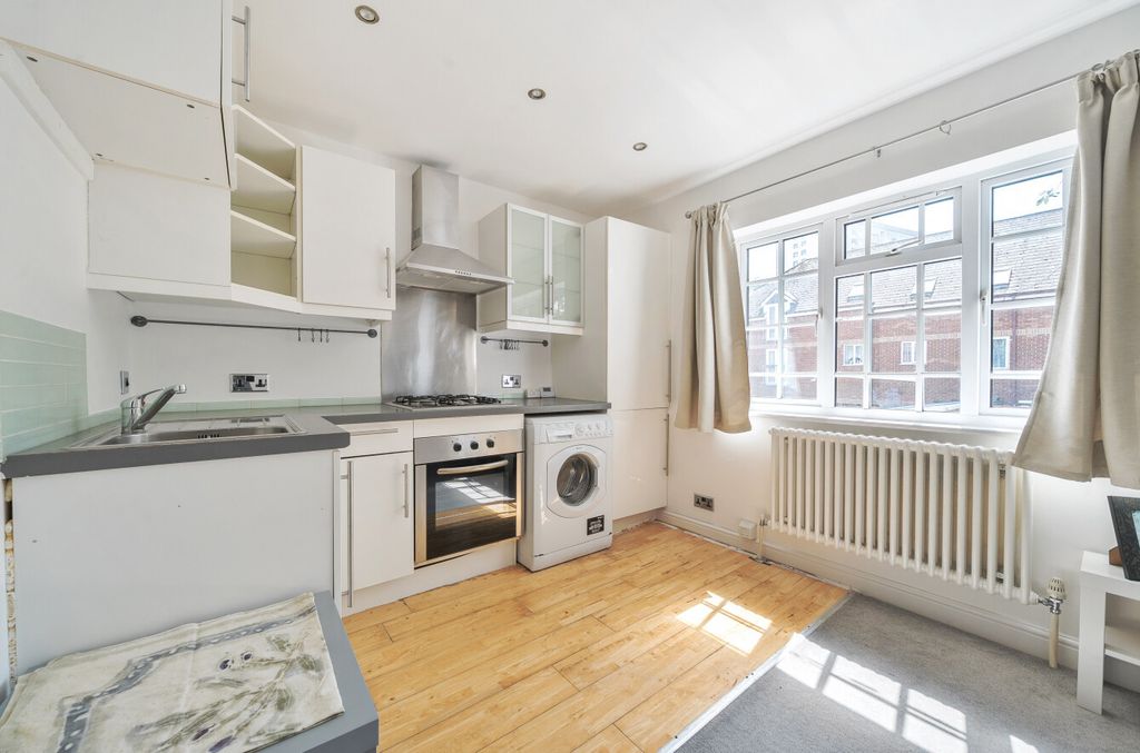 Additional image 2 of 1 bed flat for saleOld Commercial Road, Portsmouth, Hampshire PO1