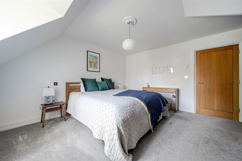 Additional image 14 of 2 bed flat for saleLanden House, Rectory Road Wokingham, Berkshire RG40