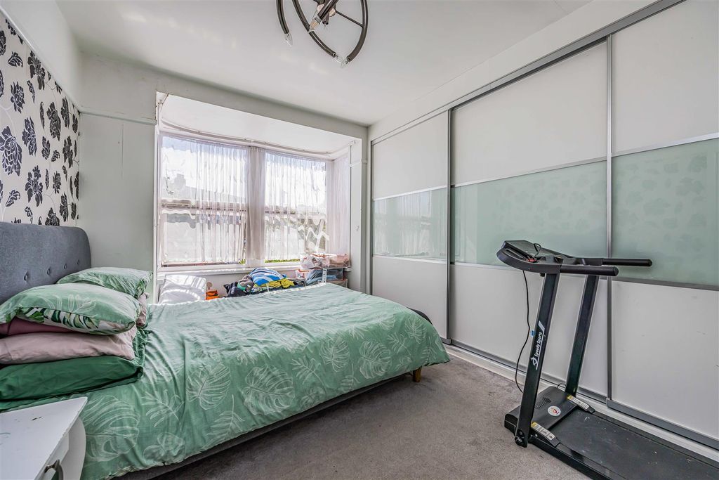 Additional image 10 of 3 bed property for saleHayling Avenue, Portsmouth PO3