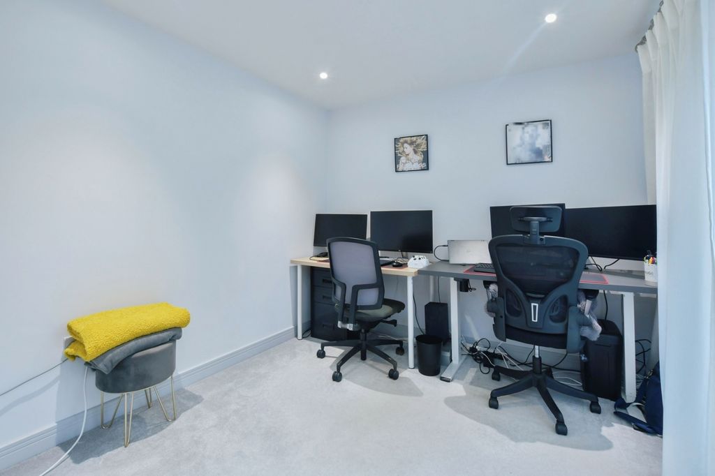 Additional image 12 of 2 bed flat for saleWimborne Road West, Colehill, Wimborne, Dorset BH21