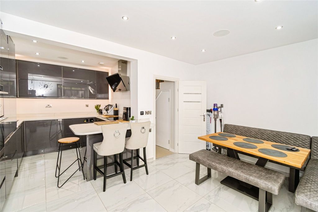 Additional image 20 of 3 bed semi-detached house for saleOsborne Road South, Southampton, Hampshire SO17