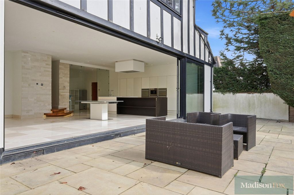 Additional image 35 of 5 bed detached house for saleWoodland Way, Woodford Green IG8