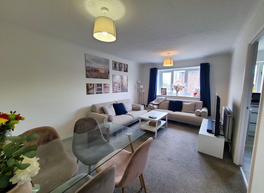 Additional image 2 of 1 bed flat for saleTop Floor Flat, Brunel Road, Southampton SO15