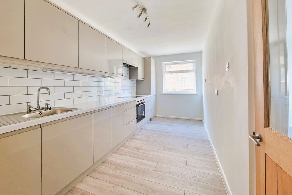 Additional image 6 of 2 bed flat for saleDrayton, Hampshire PO6