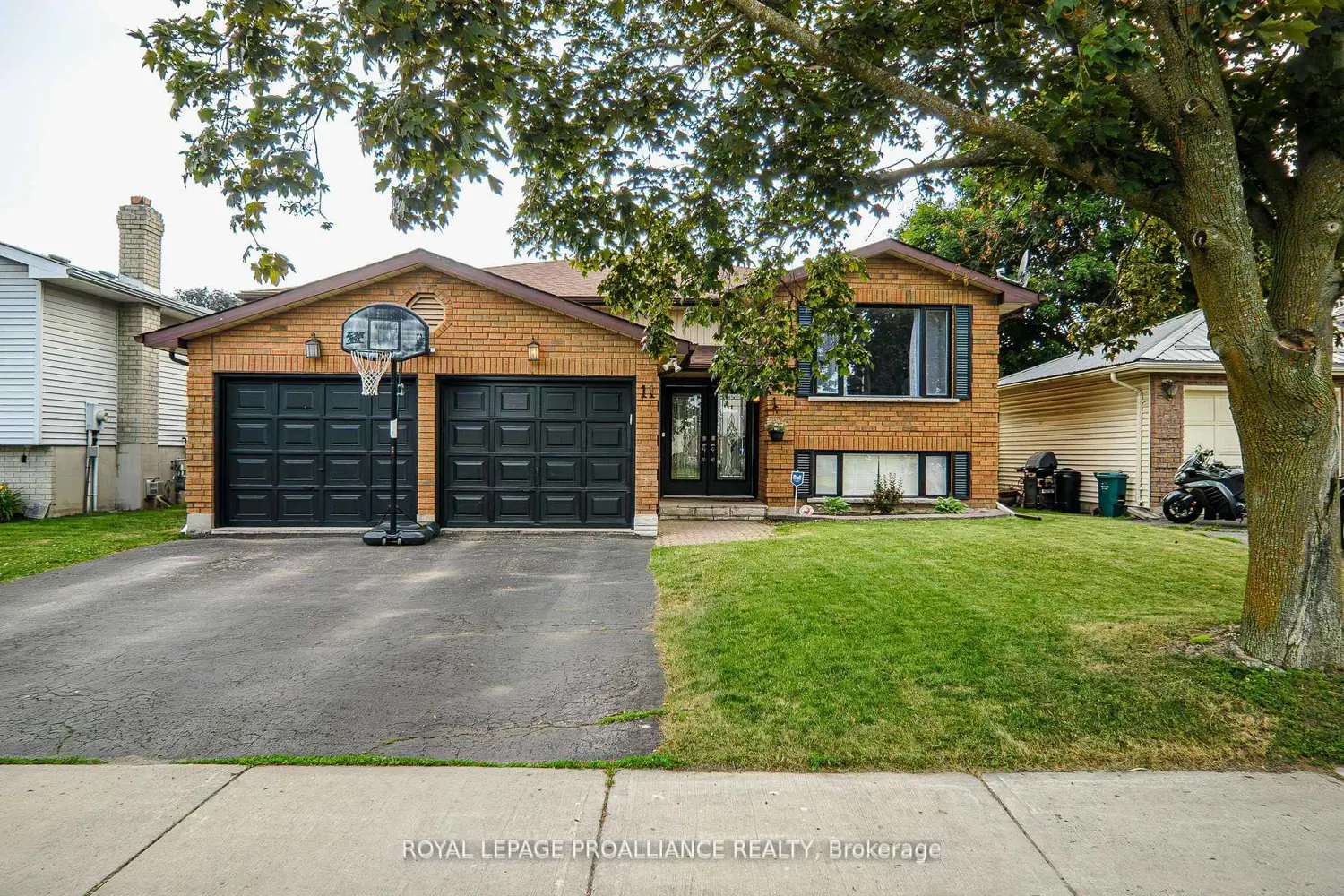 11 Springbrook Crescent