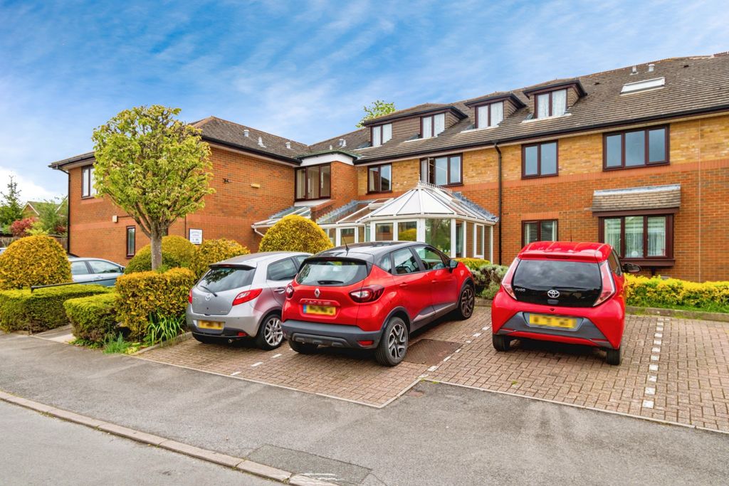 Additional image 10 of 1 bed flat for saleChestnut Lodge, Southampton SO16