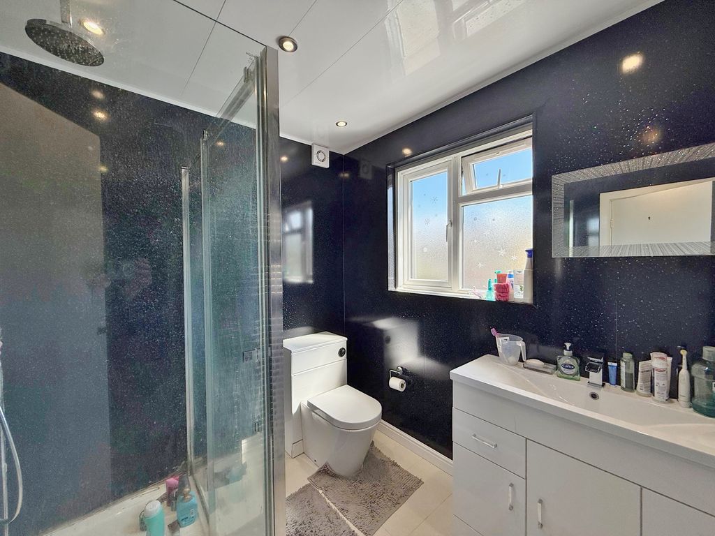 Additional image 7 of 3 bed detached house for saleLealand Road, Drayton, Portsmouth PO6