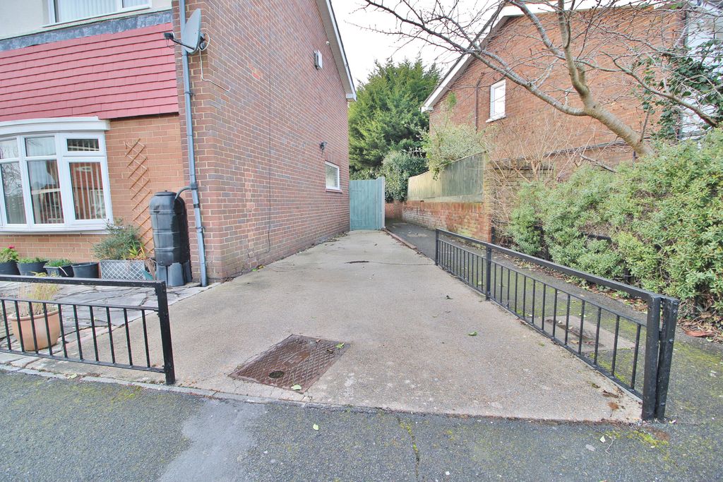 Additional image 20 of 3 bed end terrace house for saleSeaway Crescent, Southsea PO4