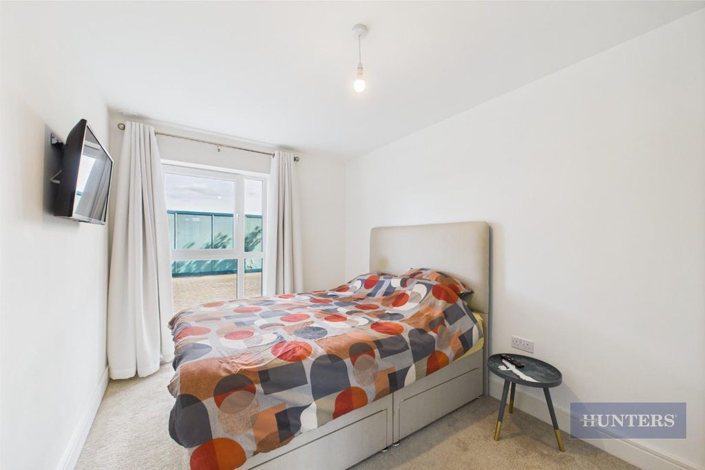 Additional image 10 of 2 bed flat for saleElm Quay, Thomas Blake Avenue, Southampton SO14