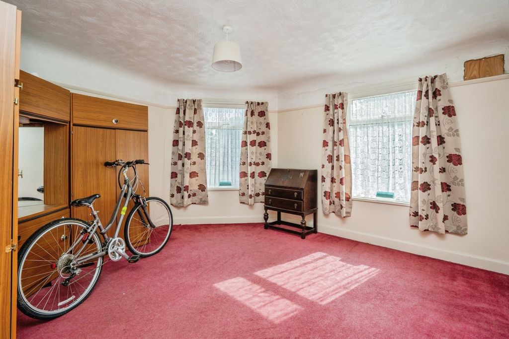 Additional image 9 of 1 bed flat for saleLondon Road, Portsmouth, Hampshire PO2