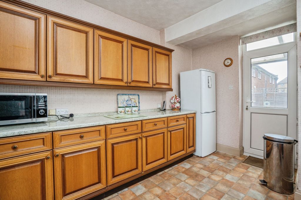 Additional image 9 of 3 bed semi-detached house for saleNorthwood Road, Hilsea, Portsmouth PO2