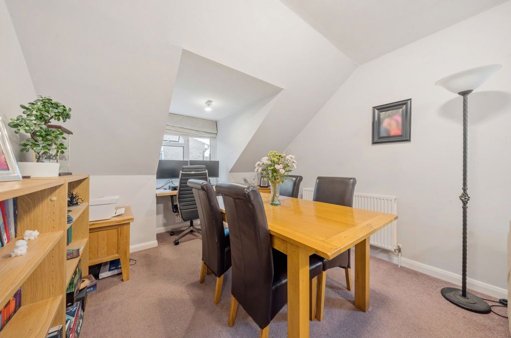 Additional image 11 of 3 bed maisonette for saleOsborne Road, Wokingham, Berkshire RG40