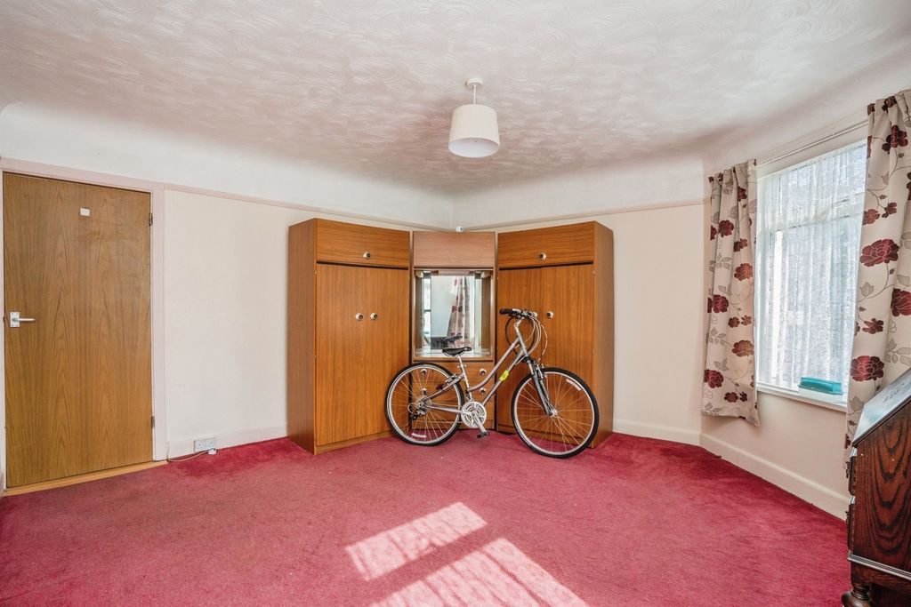 Additional image 8 of 1 bed flat for saleLondon Road, Portsmouth, Hampshire PO2