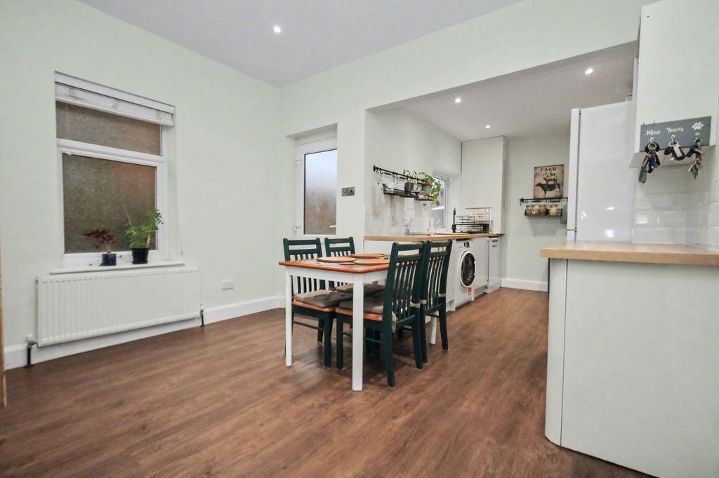 Additional image 4 of 2 bed semi-detached house for saleBotany Bay Road, Sholing SO19