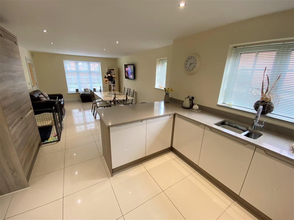 Additional image 10 of 6 bed detached house for saleBuckthorn Drive, Barrow Upon Soar, Loughborough LE12