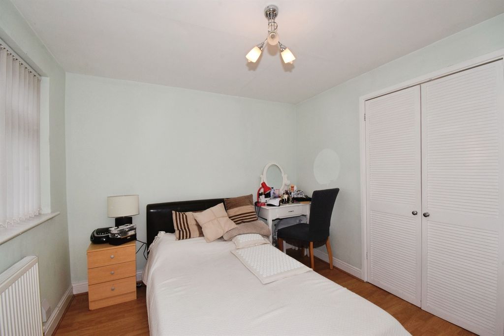 Additional image 13 of 5 bed semi-detached house for saleRedruth Avenue, Wigston LE18