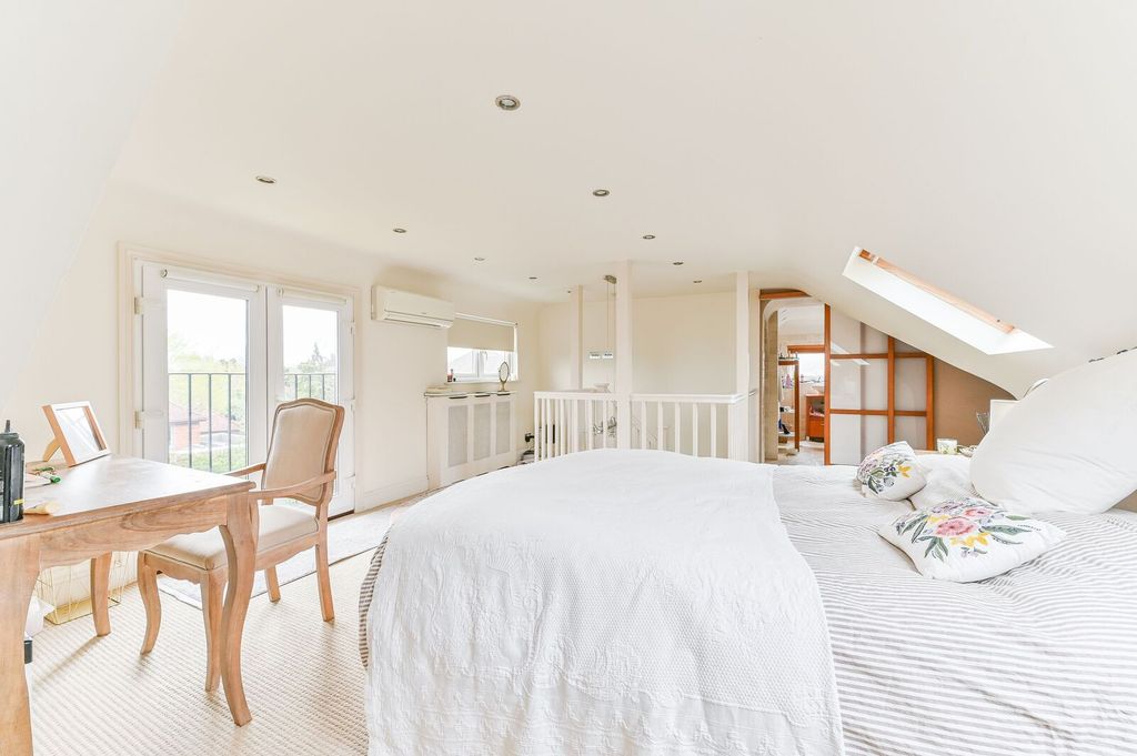 Additional image 12 of 5 bed detached house for saleRoyal Avenue, New Malden, Worcester Park KT4