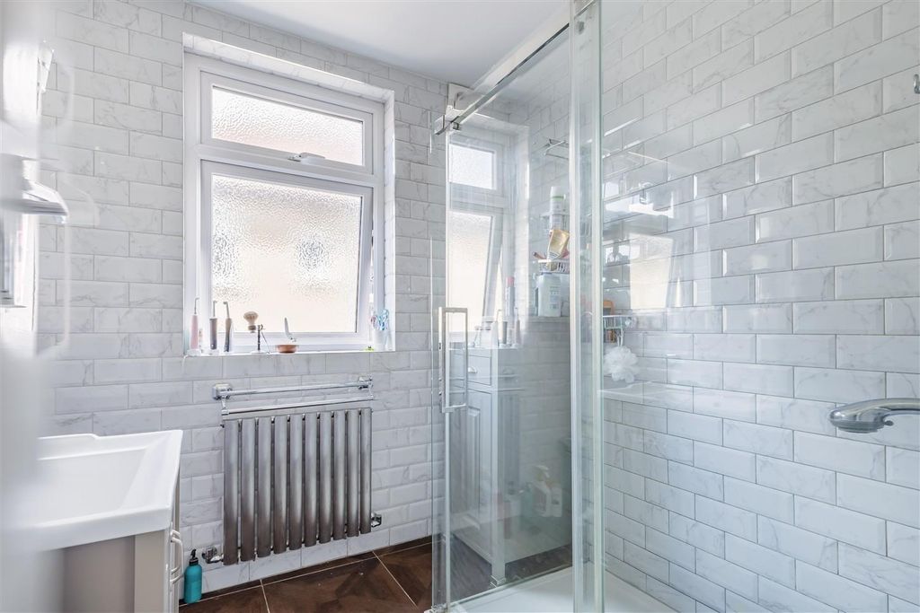 Additional image 19 of 5 bed semi-detached house for saleQueens Avenue, Woodford Green IG8