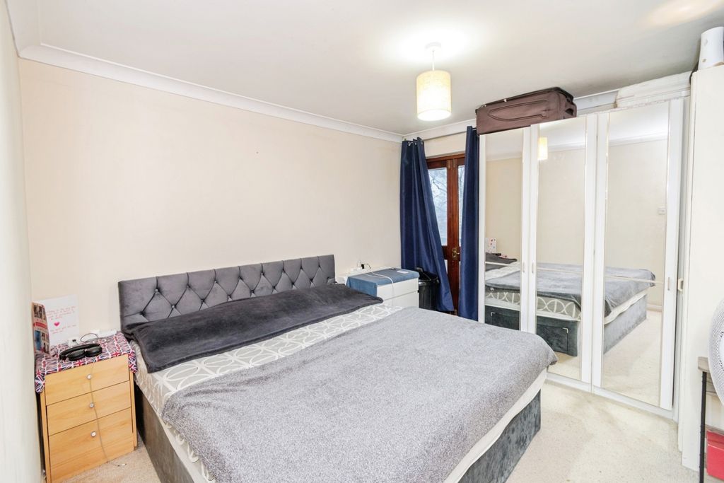 Additional image 9 of 2 bed flat for saleWestwood Road, Southampton, Hampshire SO17