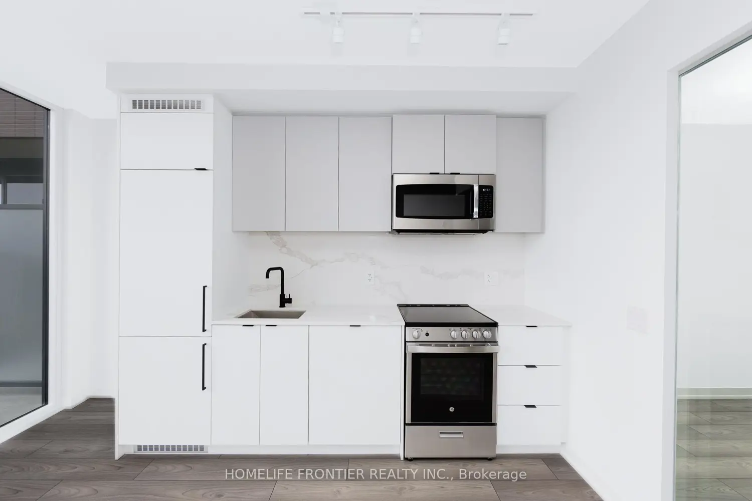Additional image 11 of 285 Dufferin Street 505