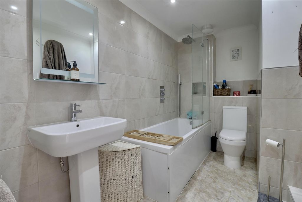 Additional image 10 of 2 bed flat for saleKing Charles Street, Portsmouth PO1