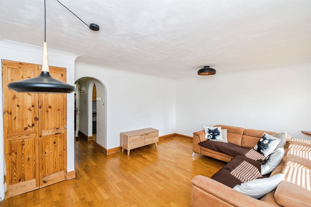 Additional image 6 of 2 bed flat for saleTaranto Road, Southampton SO16