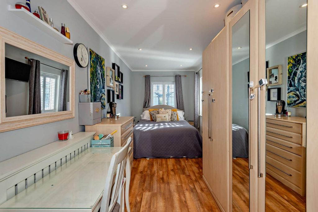 Additional image 21 of 5 bed detached house for saleFontmell Park, Ashford TW15