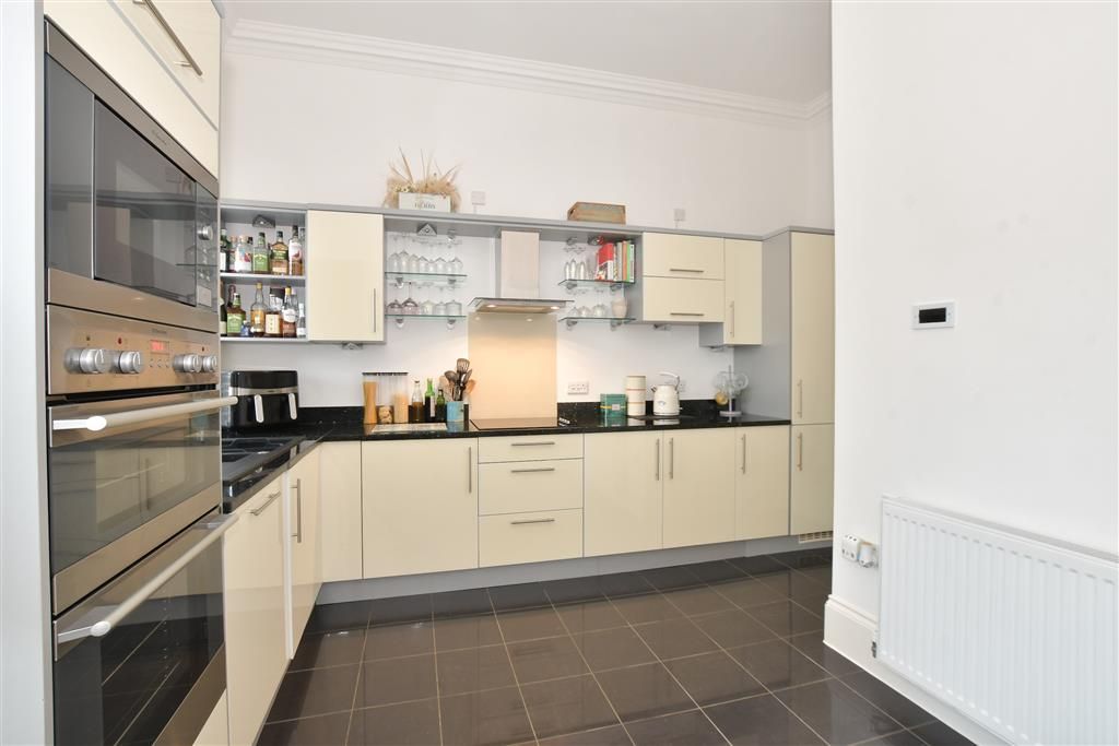 Additional image 5 of 2 bed flat for saleWhitecroft Park, Newport, Isle Of Wight PO30