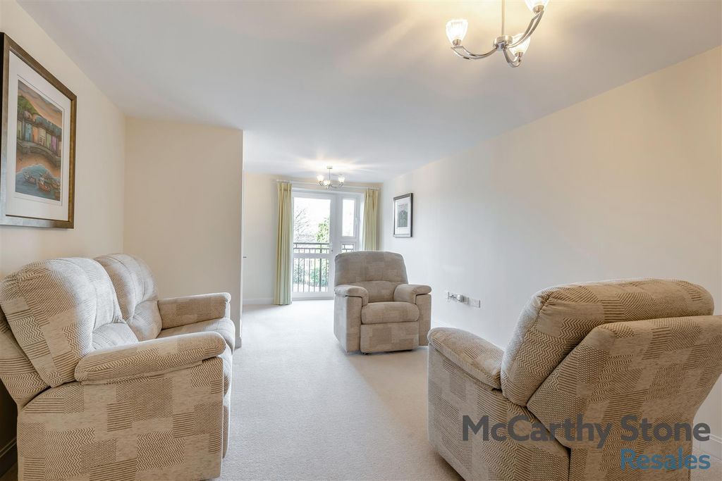 2 bed flat for saleBrindley Gardens, Bilbrook, Wolverhampton WV8 photo 2