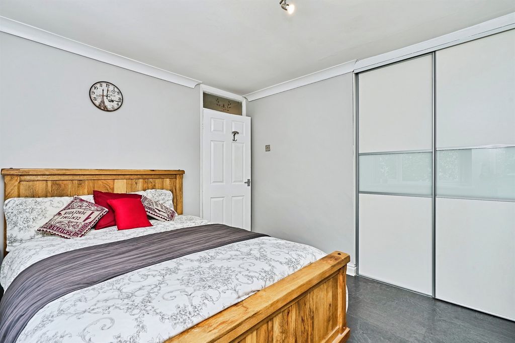 Additional image 11 of 4 bed semi-detached house for saleLinden Lane, Willenhall WV12